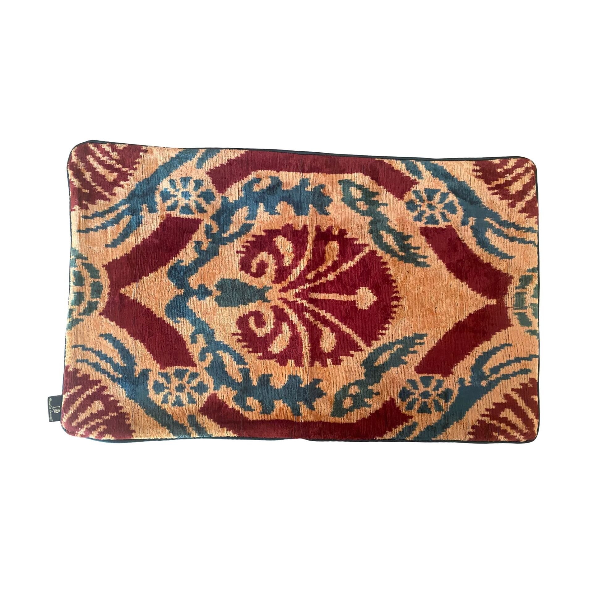 Laçin İpek Kadife İkat Kırlent