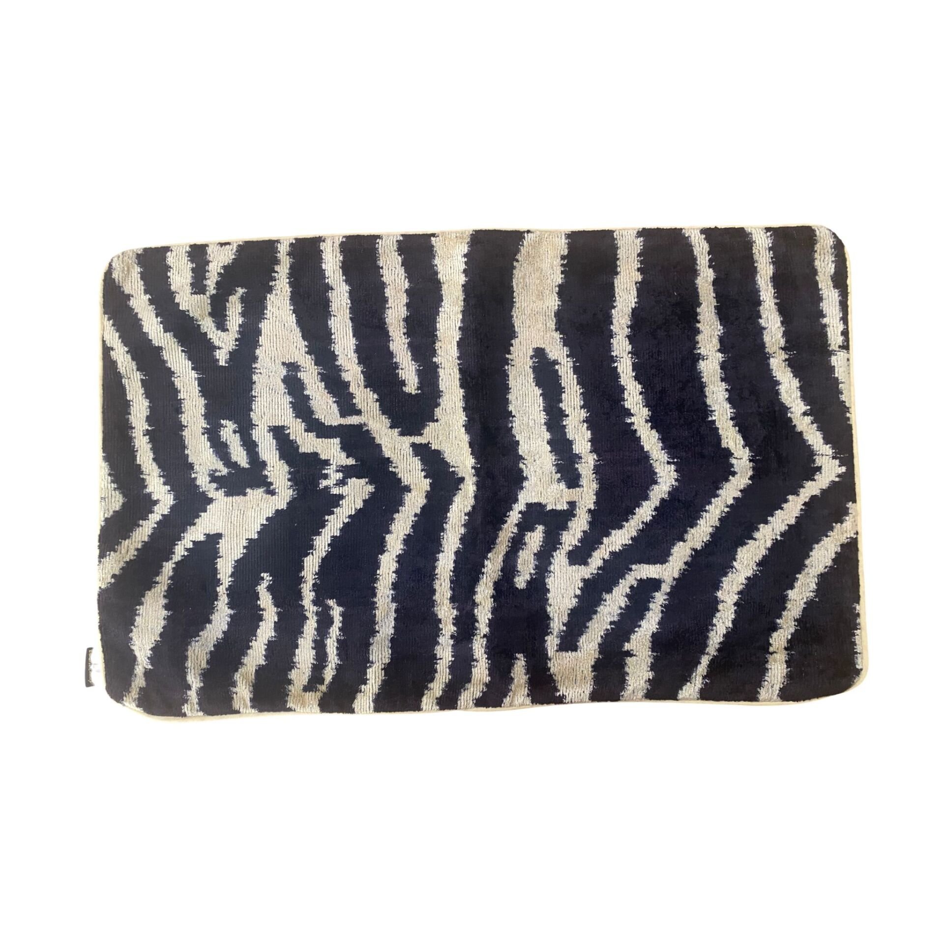 Börte İkat Kadife İkat Kırlent