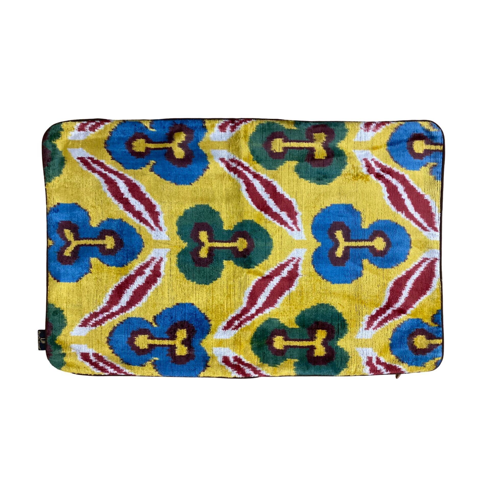 Olca İkat Kadife Kırlent