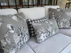 Gri Çiçekli Keten Dekoratif Kırlent